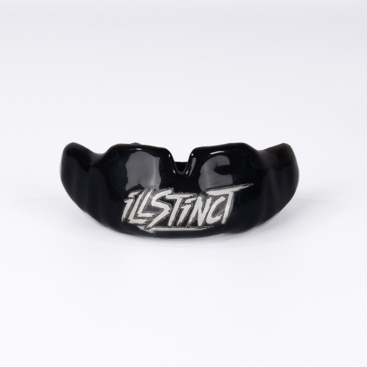 Individuell gefertigt
content: Jeder ImpactShield Custom wird auf Basis deines eigenen Zahnabdrucks von einem erfahrenen Zahntechniker handgefertigt – für eine perfekte, maßgeschneiderte Passform.