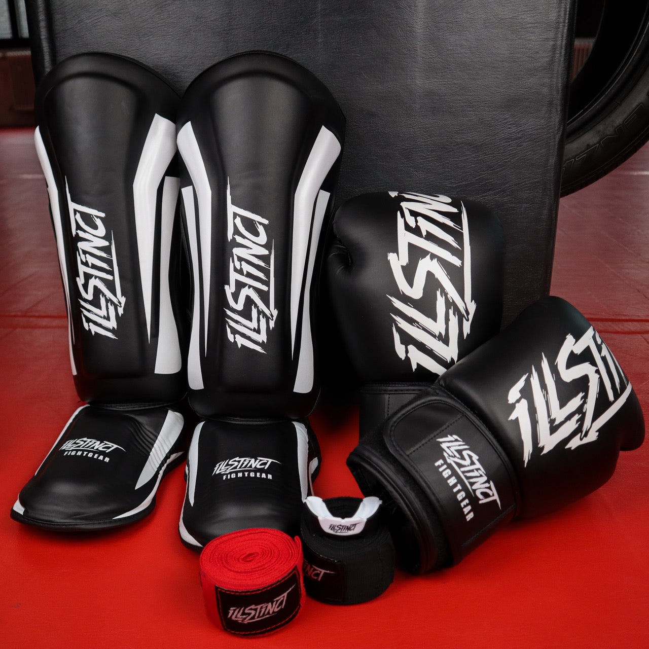 Heading: 4in1 Kickboxing Bundle
content:Übernehme das Game mit dem 4in1 Kickboxing Bundle!
