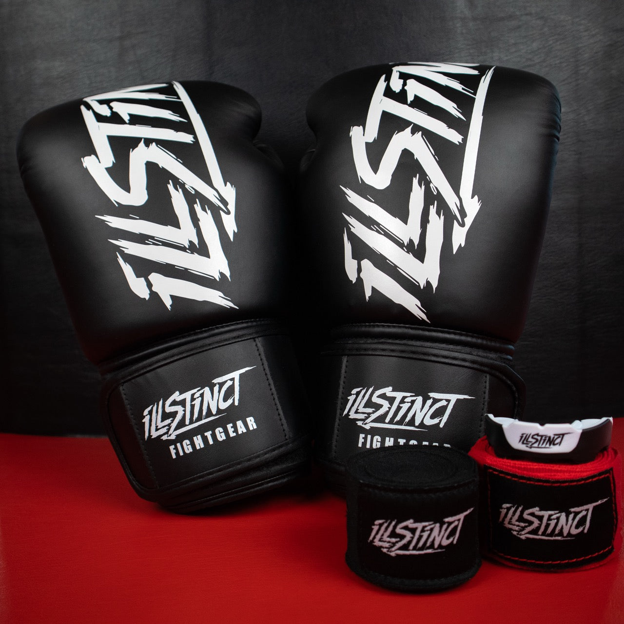 Alles drin
content: Boxhandschuhe, Bandagen & Mundschutz – perfekt abgestimmt und ready für dein nächstes Training.